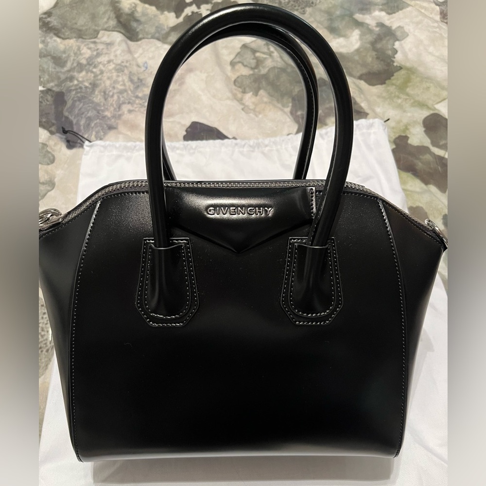NWOT Small Antigona inspired bag